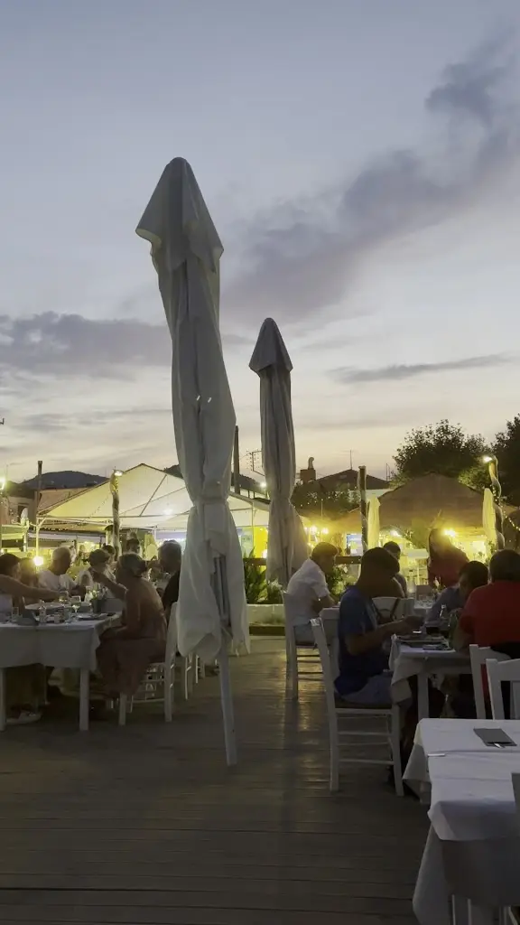 Alvo_Damu Restaurant_Sárti_review