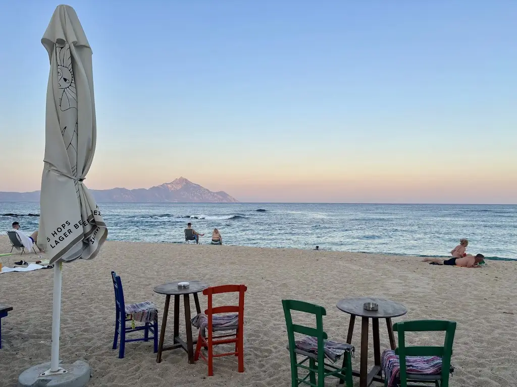 Oliver F. Bischof_Arche Noah_Sárti_Bewertung