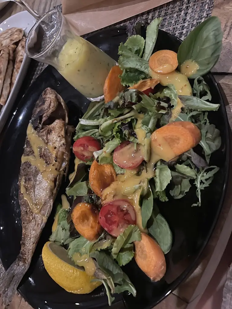 Madalina Chenan_Cielo Beach Bar_Sárti_Bewertung