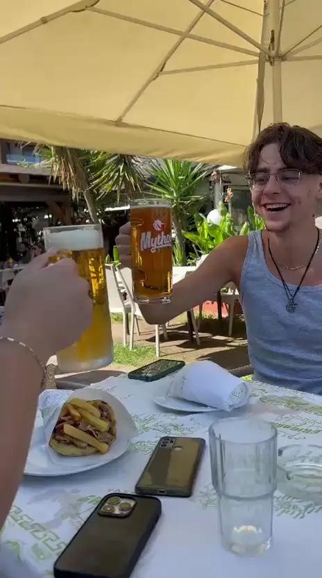 Adrian-Vasile Sorecau_Grigoris Fast Food_Sárti_Bewertung