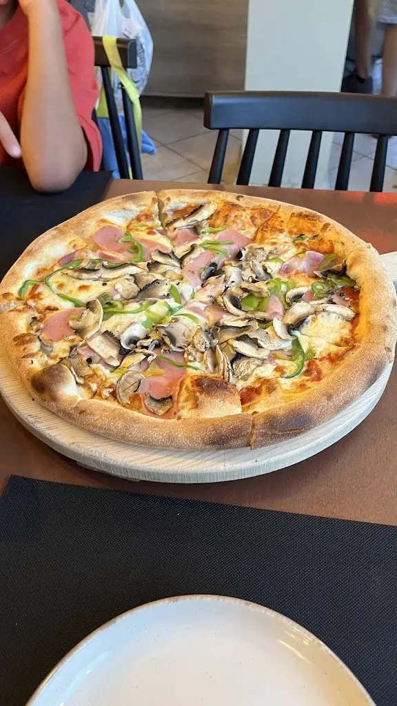 Denis Anywhere_DALLAS SARTI SOUL FOOD_Sárti_review