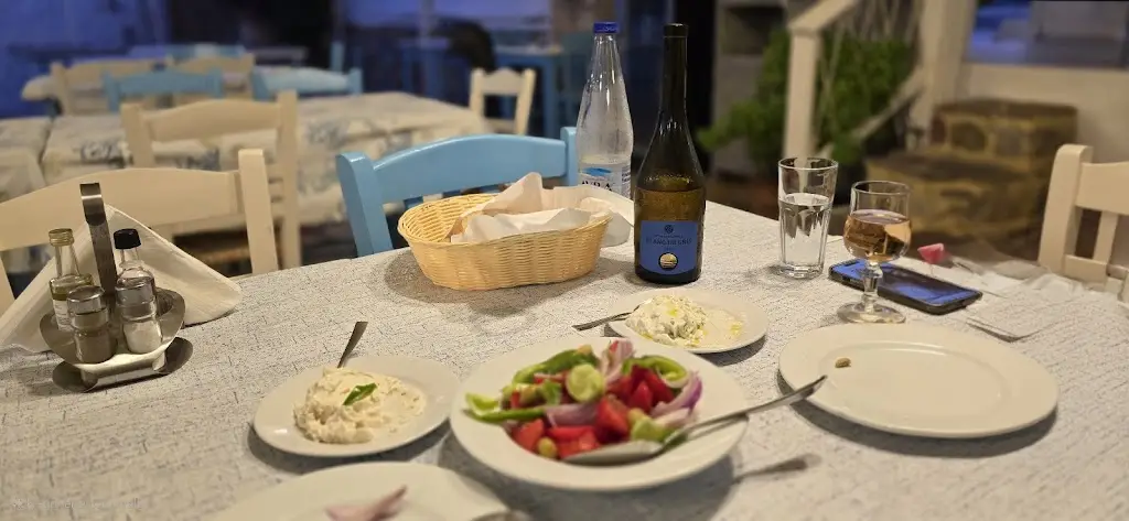 Ψαροταβέρνα Δεμέστιχας_Skoútari_slider_image_3