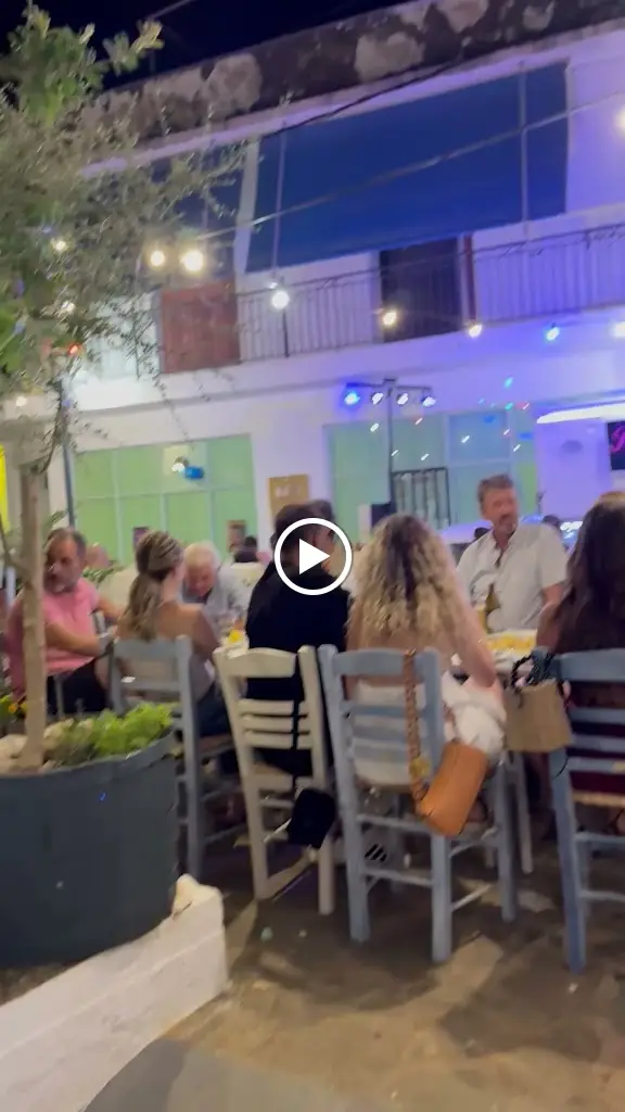 KYR YIANNIS_Skoútari_slider_image_2