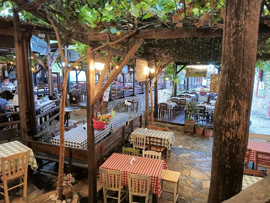 "ΤΟ ΠΕΤΡΙΝΟ" Ταβέρνα Restaurant in Aghios Panteleímon