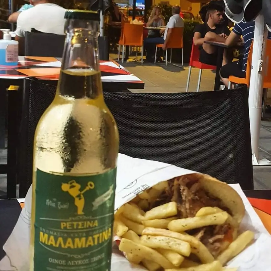 Agathe Rousseau_Strofi_Síndos_review