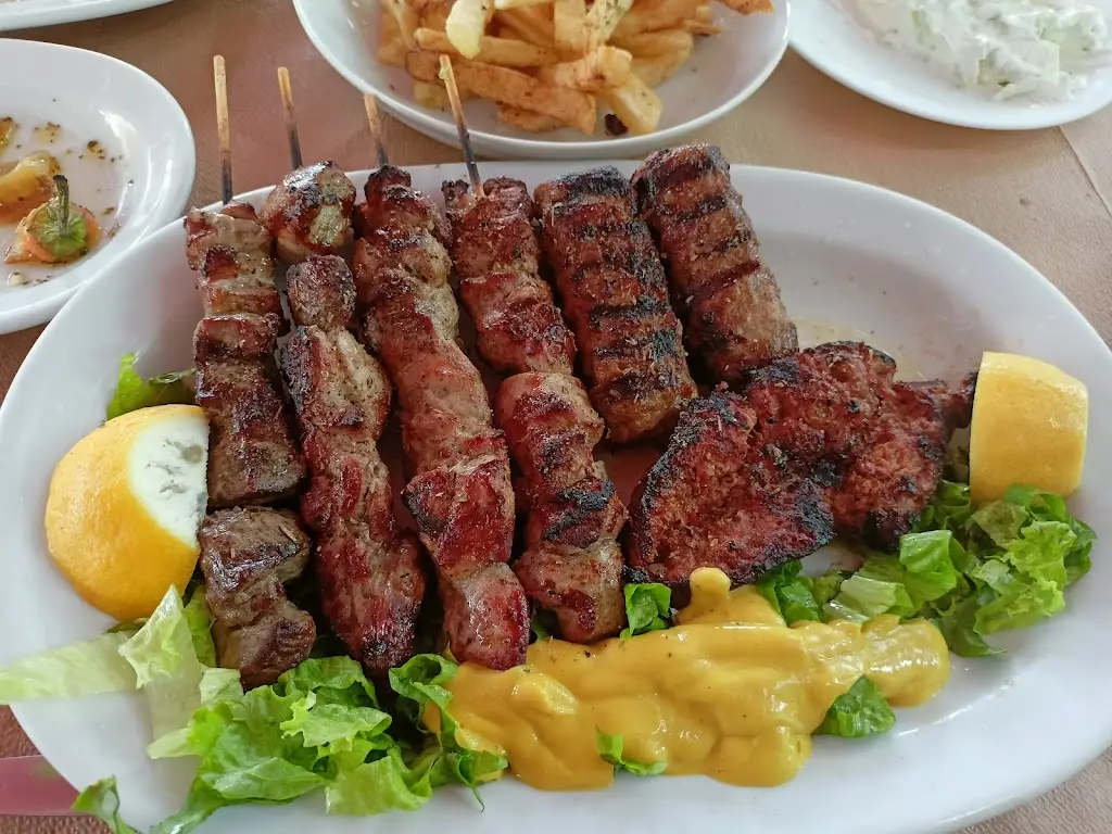 Giannis Koukalis_Το Τέκελι - Ψητοπωλείο_Síndos_Bewertung