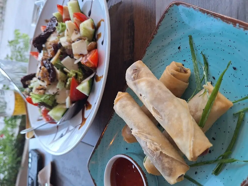 Monday to Friday_Síndos_slider_image_2