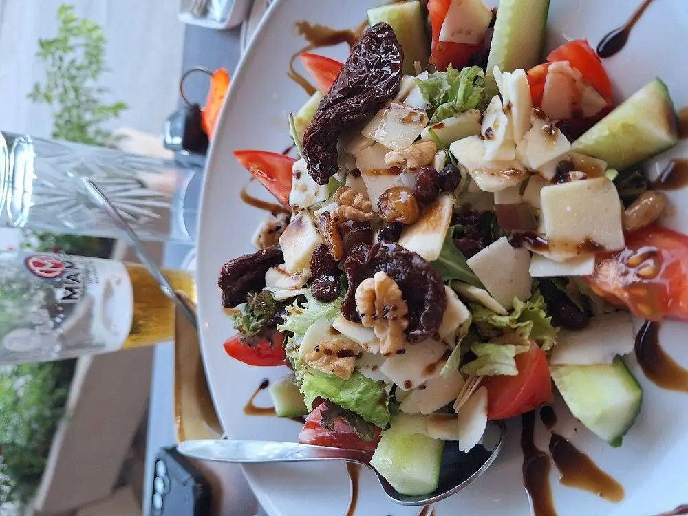 Monday to Friday_Síndos_slider_image_3