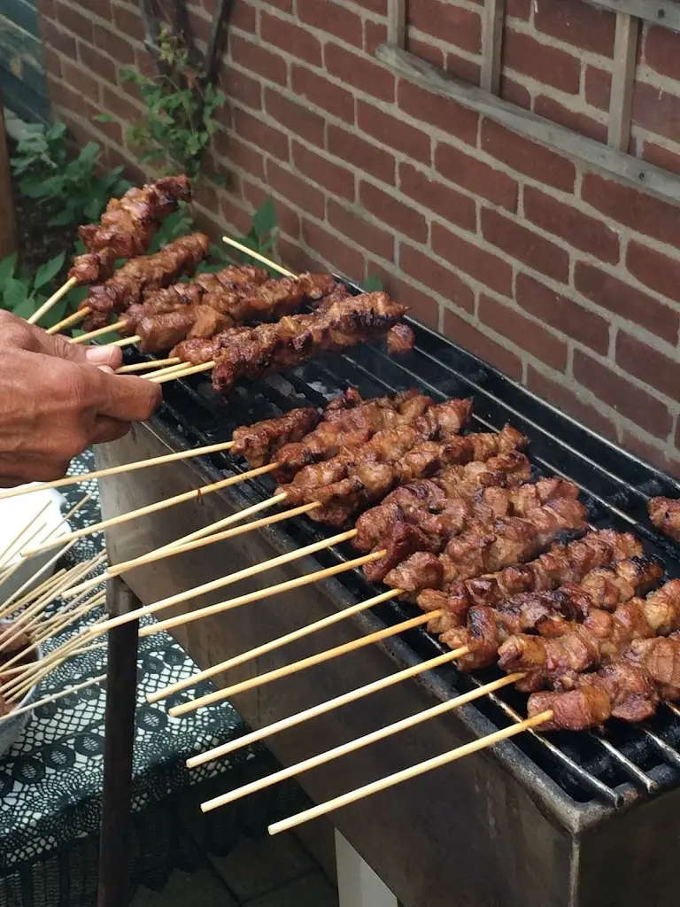 ΚΑΦΕ-ΜΕΖΕΔΟΠΟΛΕΙΟ ΕΙΡΗΝΟΔΙΚΕΙΩΝ_Stathmós Mourión_slider_image_3