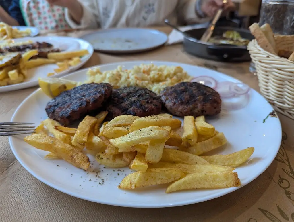 Michael Vranos_ΤΟ ΤΣΙΠΟΥΡΑΔΙΚΟ ΤΗΣ ΠΛΑΤΕΙΑΣ_Skýdra_review