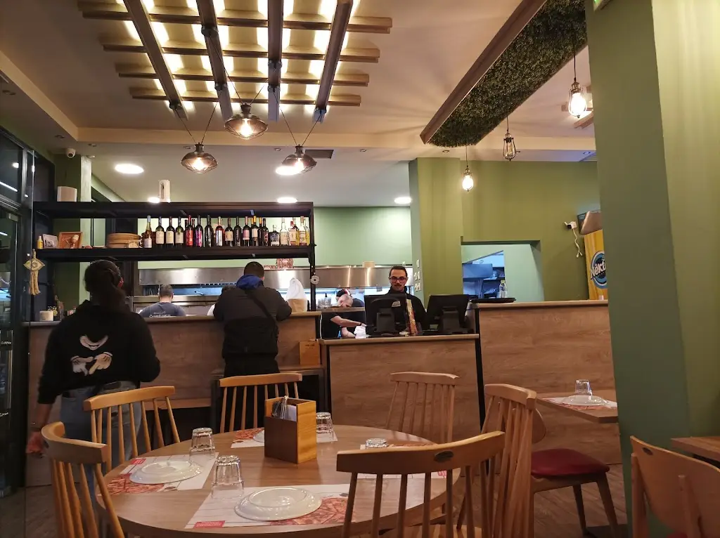 Gustosa Restaurant in Skýdra