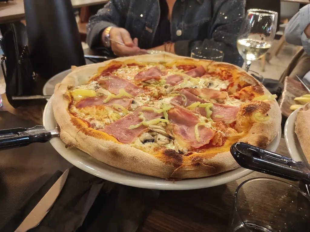 ΓΙΑΝΝΗΣ ΚΑΡΥΠΙΔΗΣ_Siena Pizzeria Restaurant_Stavroúpoli_review