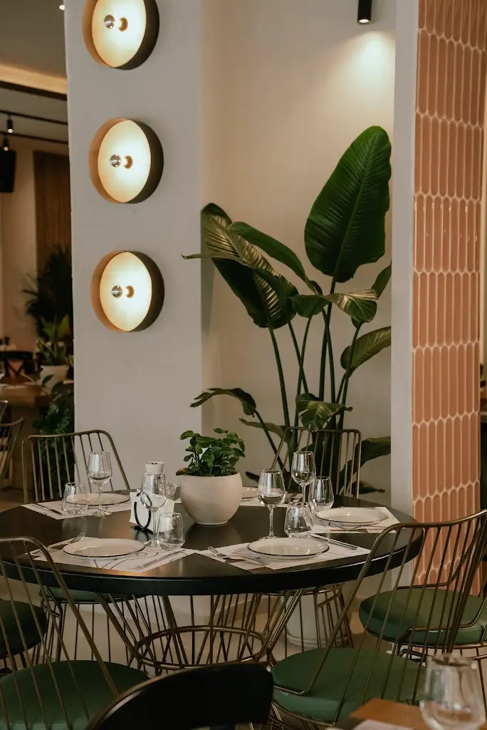 ΜΑΝΤΕΜΙ | Casual Dining_Stavroúpoli_slider_image_1