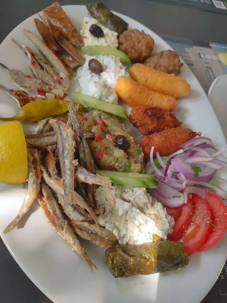 Menü_ΜΠΑΚΑΛΙΚΟ ΜΕΖΕΔΟΠΩΛΕΙΟ_Stavroúpoli_Bild_6