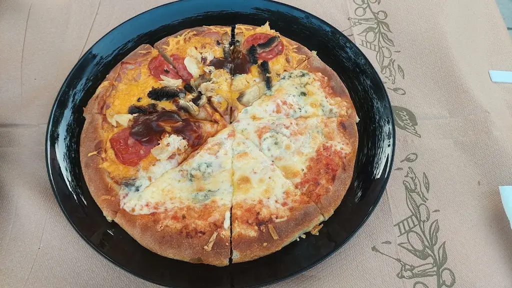 Fırat Kayabek_Pizza&Meat Americano_Stratónion_Bewertung