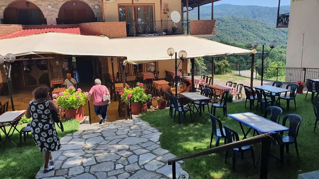 Ταβέρνα Ίσβορος-Restaurant Taverna Isvoros_Stratónion_slider_image_1