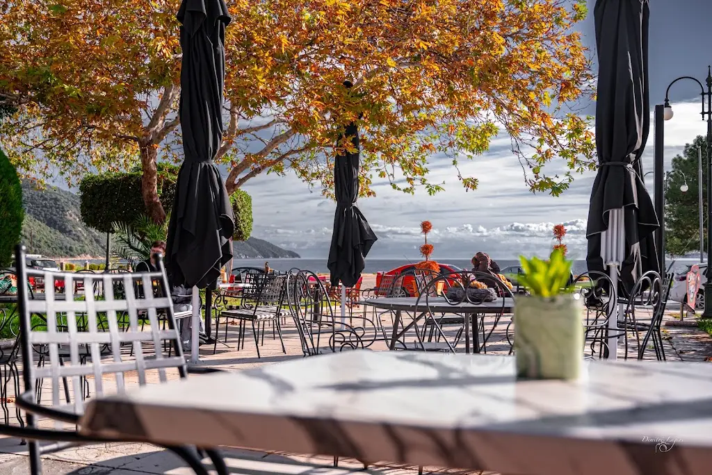 DROPS Restaurant in Stratónion