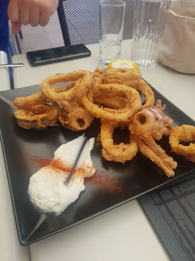 Konstantina Papatolia_Raki k Meli_Thérmi_Bewertung