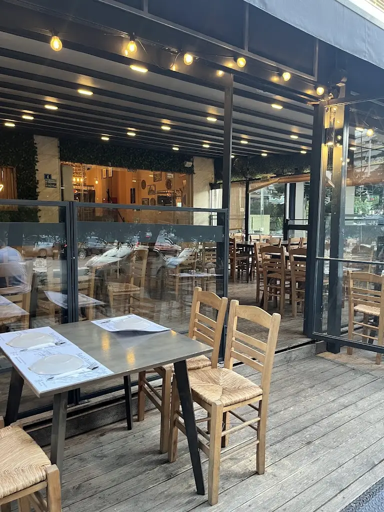 J. Mitchel_Muhabeti Skg_Triandría_review