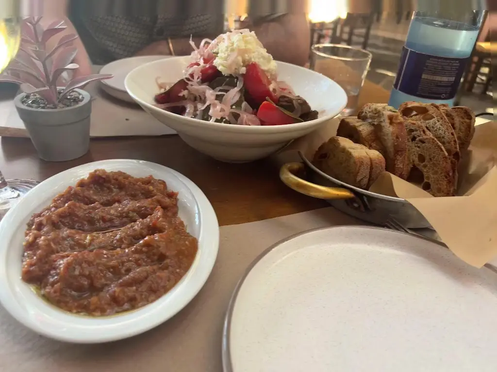 Vatsiko Restaurant in Vathýlakkos