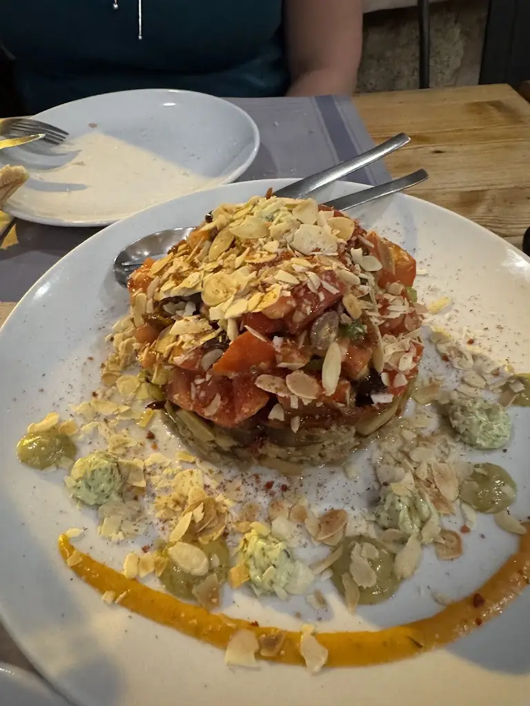 Ella Steinberg_12 Grada_Véroia_Bewertung