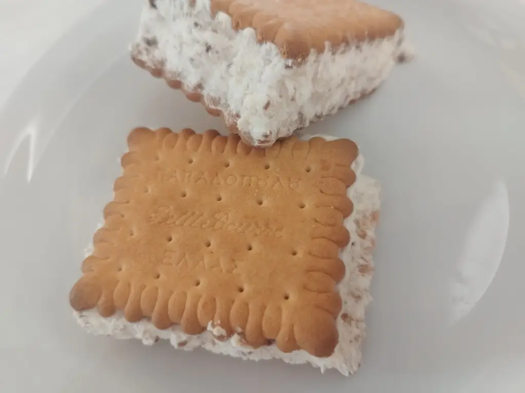 Nena Efthi_Το ρεστοράν_Tríkala_recensione