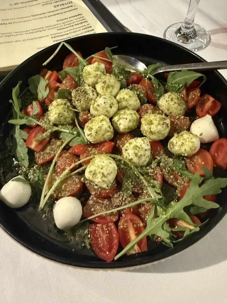 Sofie S_Taverna To Chani_Tríkala_review