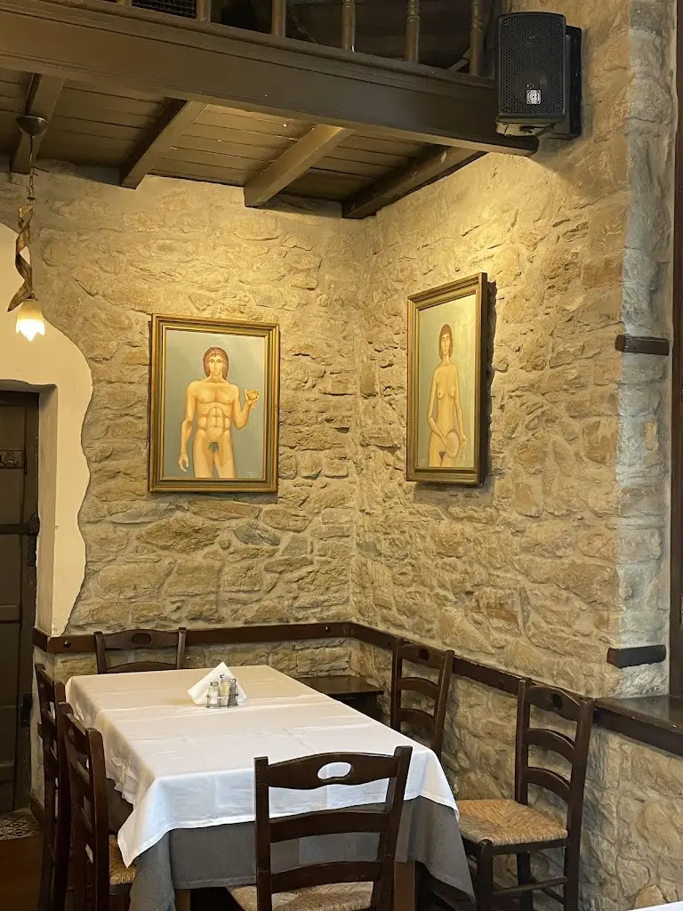 Kimberly Macleod_Taverna To Chani_Tríkala_review