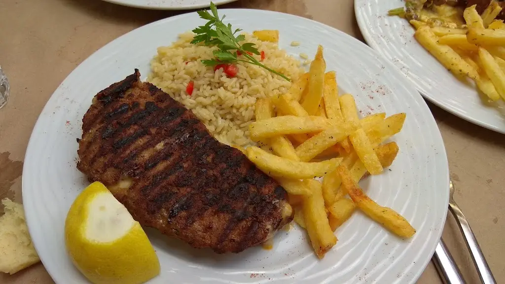 Selvia Darmayanti_Ladophánaro_Tríkala_Bewertung