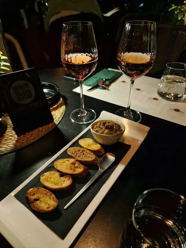 Mara Dim_Ivy_Tríkala_reseña