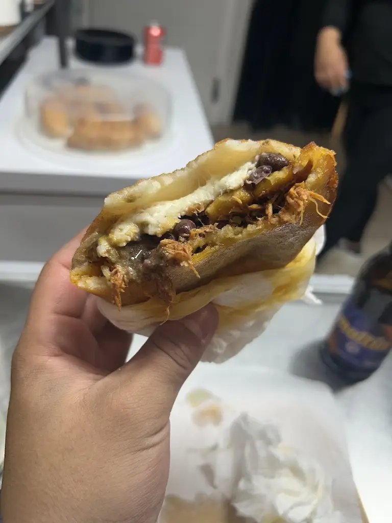 Giouri Gaggarin_GARFIELD BURGER HOUSE_Elefsína_review