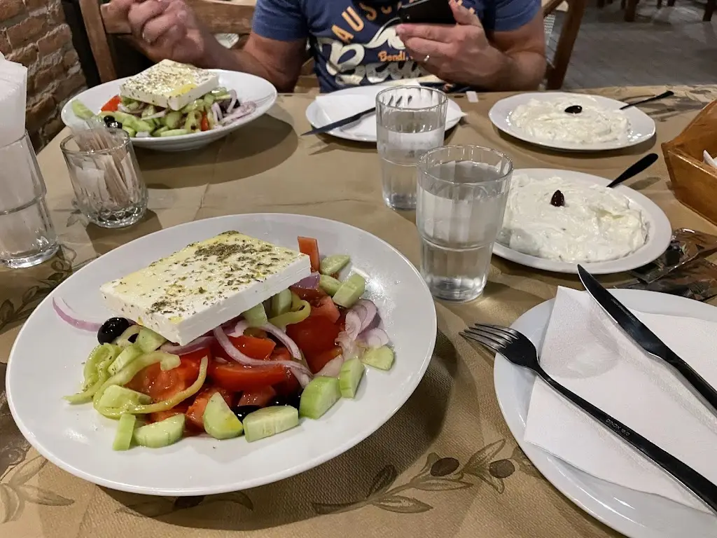 Joe C_Tavern Katogi_Tríkala_review