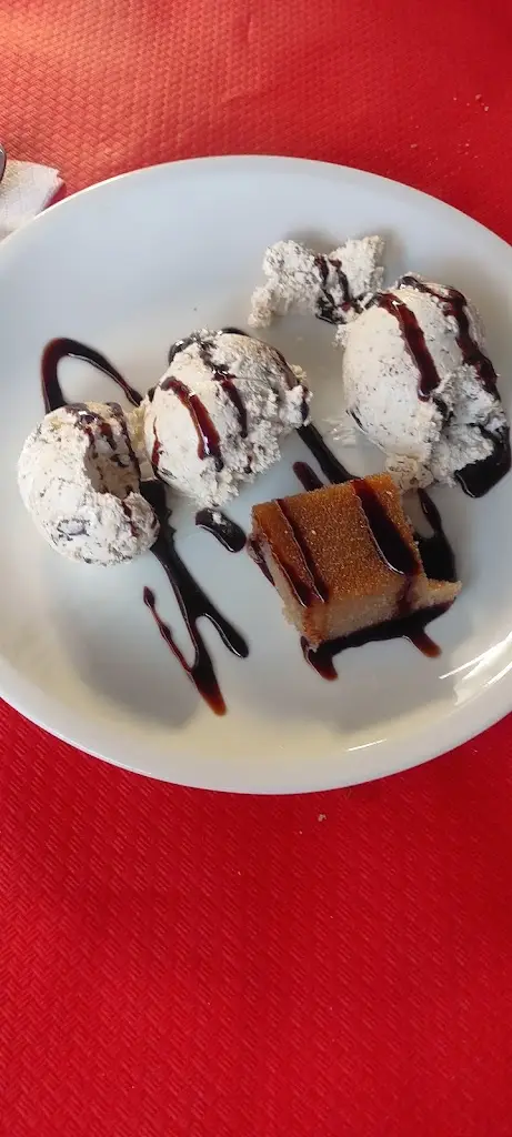 Iulian George Ionescu_Mezedokamṓmata_Tríkala_Bewertung