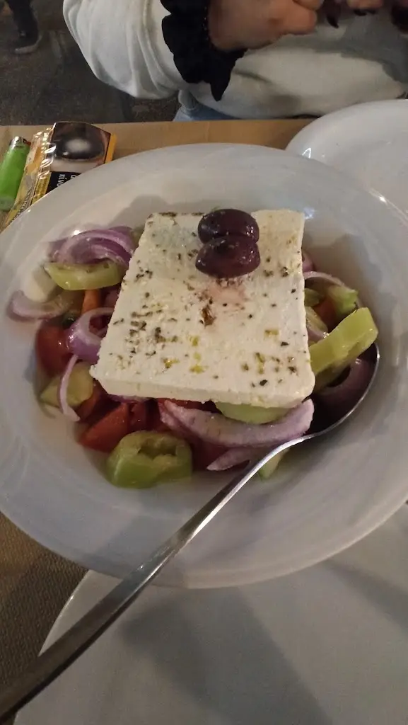 vasilis stavrou_Της Κακομοίρας_Tríkala_Bewertung