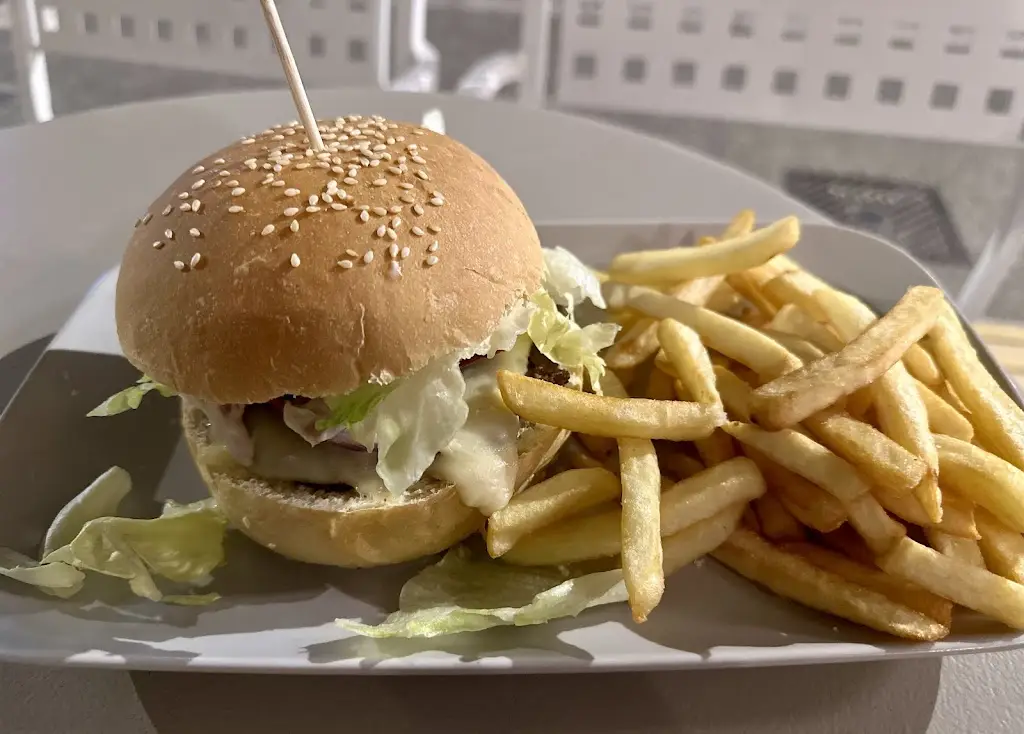 Live in Kitchen_Tríkala_slider_image_3