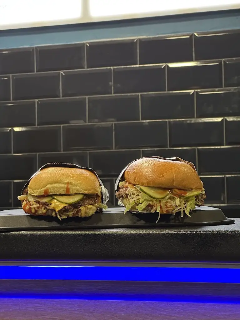 Smash Guys Trikala_Tríkala_slider_image_2