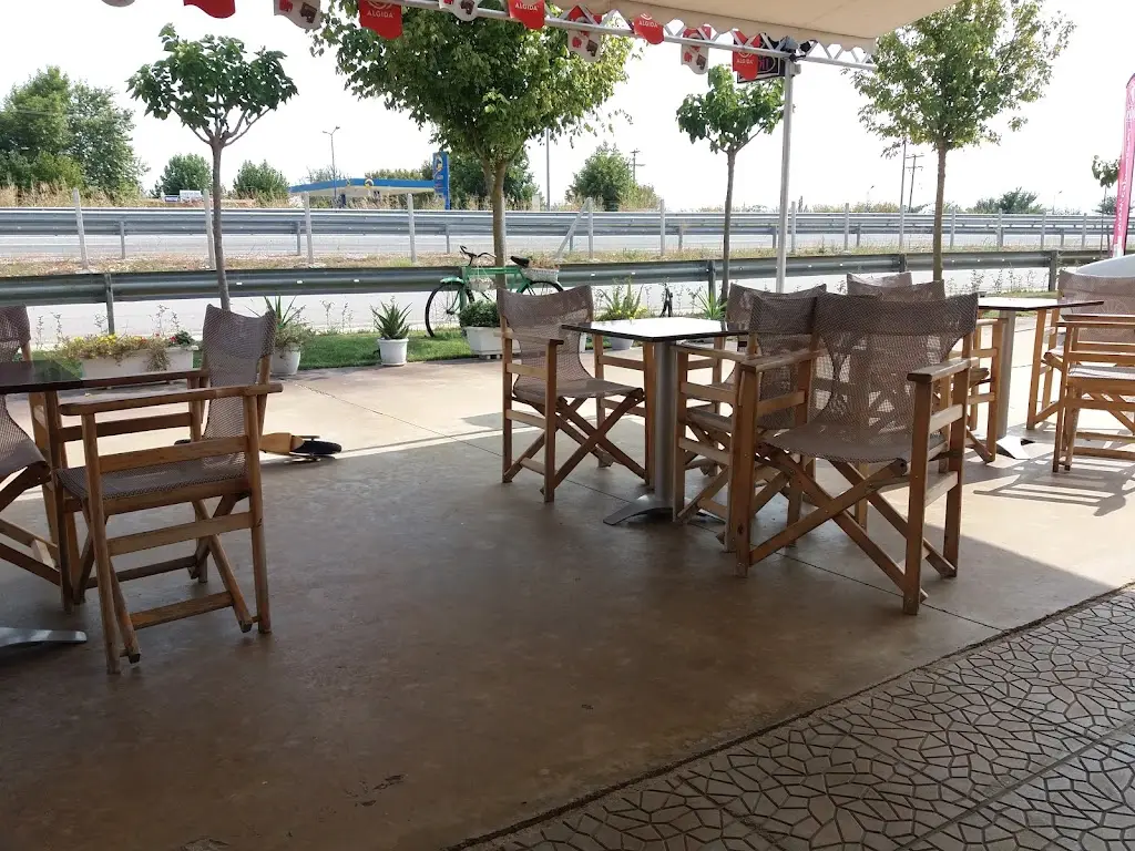 The passing Restaurant in Oichalía