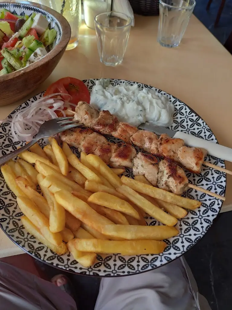 Pavel Smirnov_Family Taverna Arvanitis_Ágioi Déka_review