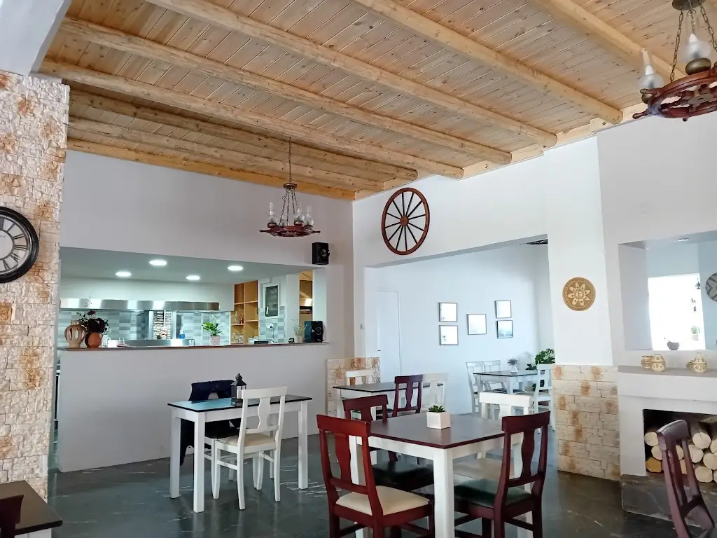 Family Taverna Arvanitis Restaurant in Ágioi Déka