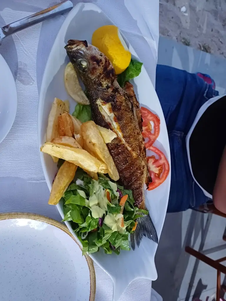 Николай Христов_Pondi Family Restaurant_Vasilikí_Bewertung