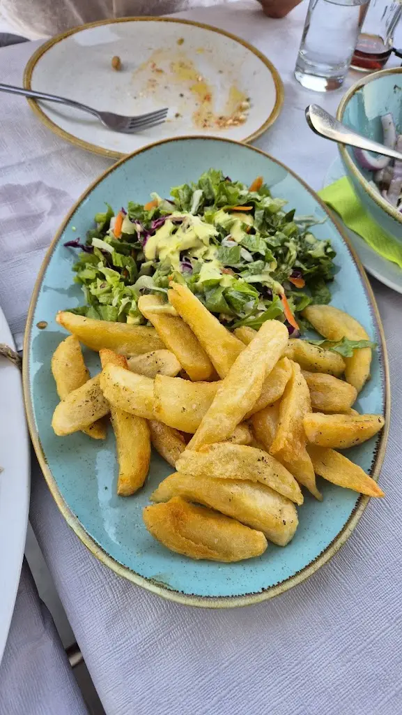 Plamen Nikolov_Pondi Family Restaurant_Vasilikí_Bewertung