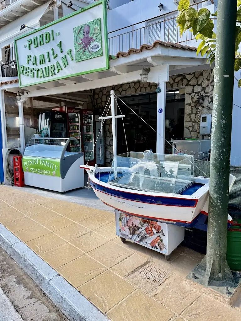 Pondi Family Restaurant_Vasilikí_slider_image_3