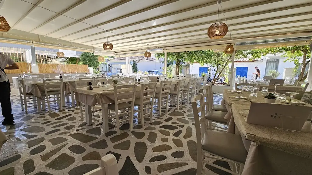 PATIO DINING Restaurant in Vasilikí