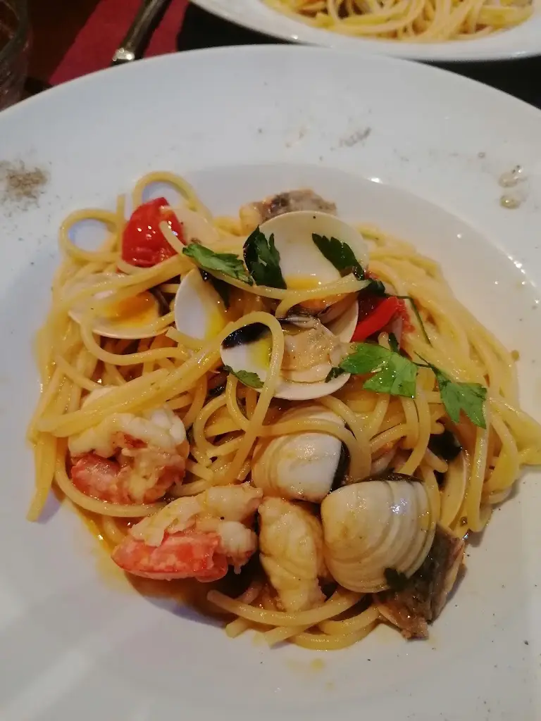 Özgüç Semih Şimşir_Alex's Pizza_Vasilikí_Bewertung