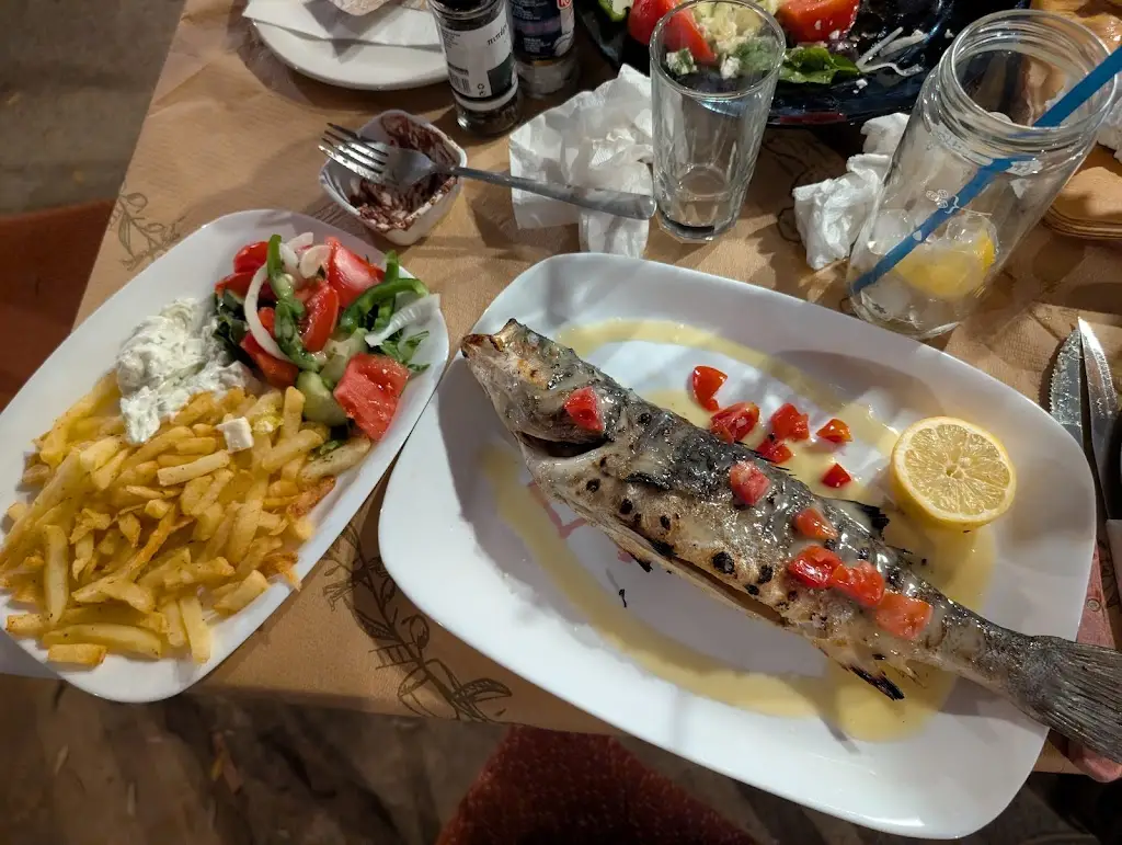 Roby Menefee_Tavern Kipos_Agía Galíni_review