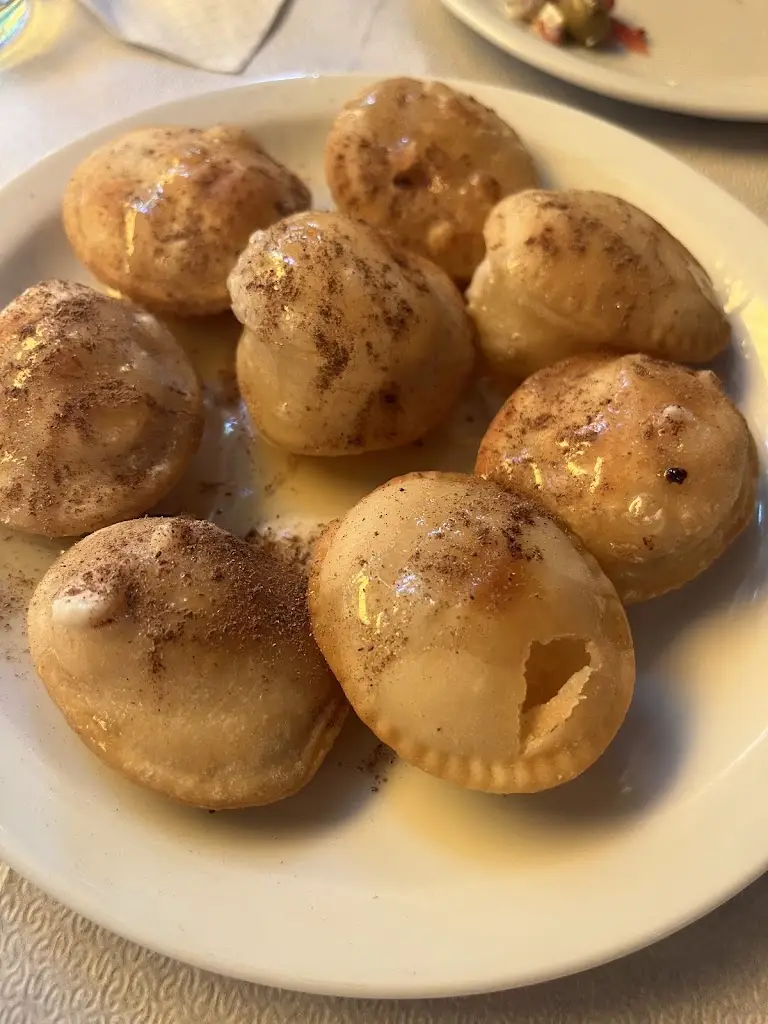 Vasso Patrikiou_Agora_Ano Arhanes_review