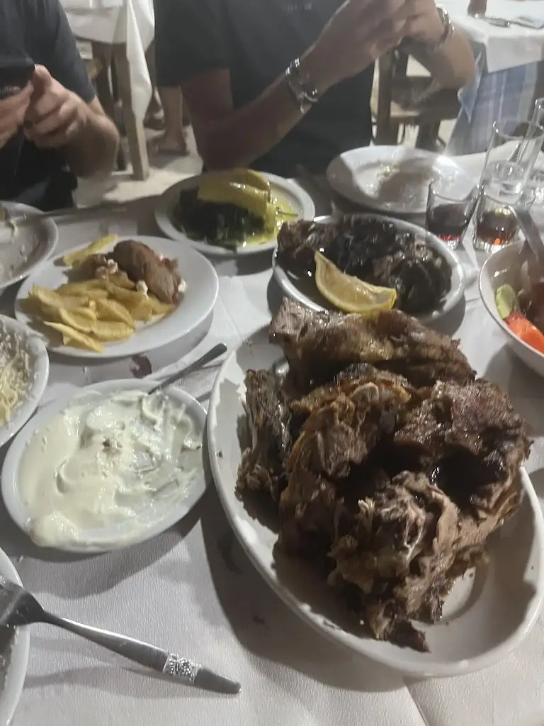 nick sklavounos_Ta Skalomata_Anógeia_review