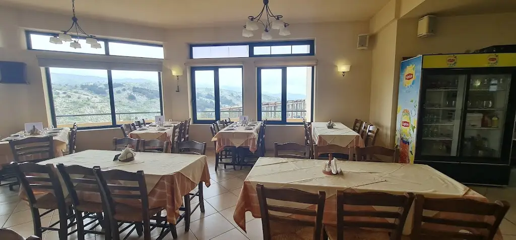 Gagaris Restaurant in Anógeia