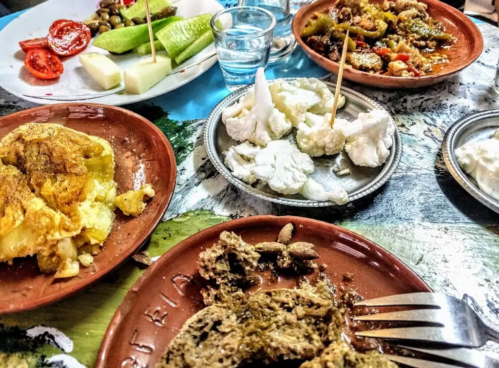 Menu_Ἡ Πλατεῖα τοῦ Συντάγματος (Καφενεῖον Σκουλᾶ)_Anógeia_image_6