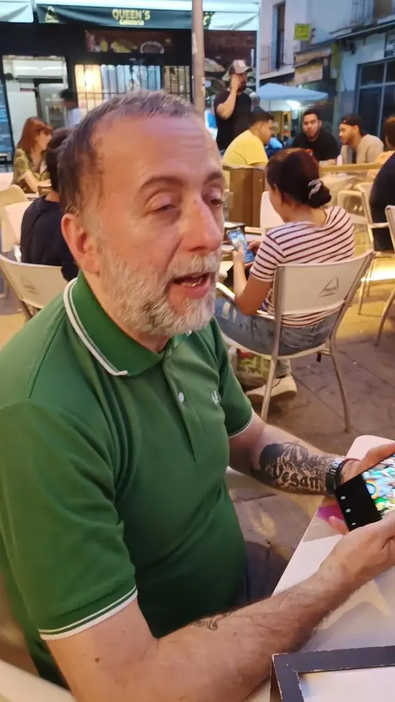 Η Καντίνα της Χαράς_Elefsína_slider_image_2